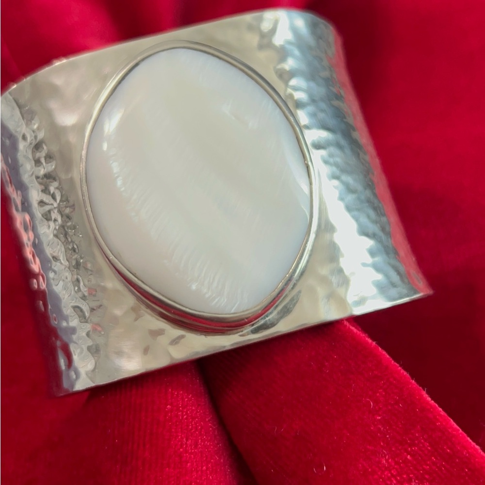 Vtg Hammered Sterling Silver Mother Of Pearl Wide Cuff Bracelet - Picture 8 of 10